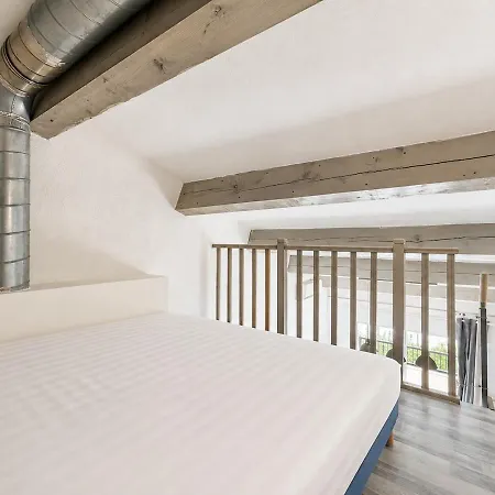 Avec Mezzanine, Climatise, Acces Prive Golf * Saint-Raphaël